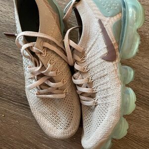 Nike Women's Beige Athletic Shoes